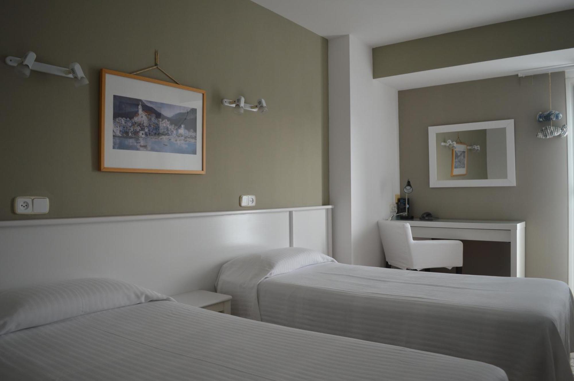 Hotel Nou Estrelles Cadaques Exterior photo