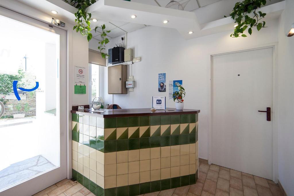 Hotel Nou Estrelles Cadaques Exterior photo